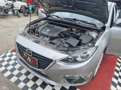 Mazda 3 TOURING 2.0 MT