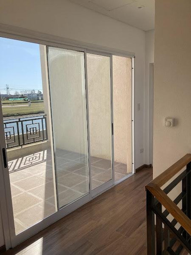 Imagen 20 de 30 de Venta Casa De Diseño En Barrio La Alameda - Canning