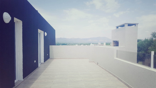 Casa En B° Cerrado Para 15 Personas, Pileta, Quincho, Galeria, Seguridad 24 Hs Y Hermosa Vista