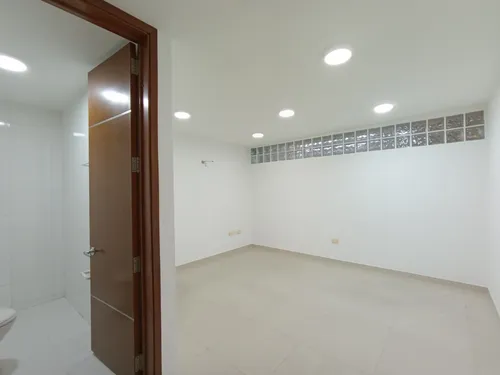 Local En Arriendo En Quinta Oriental. Cod A30482