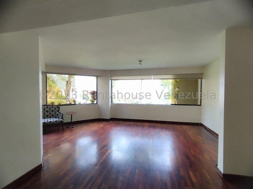 En Venta Disfruta De La Vista Al Ávila En Amplio Y Moderno Apartamento, Remodelado, En Colinas De Valle Arriba Vi Mls #25-10890