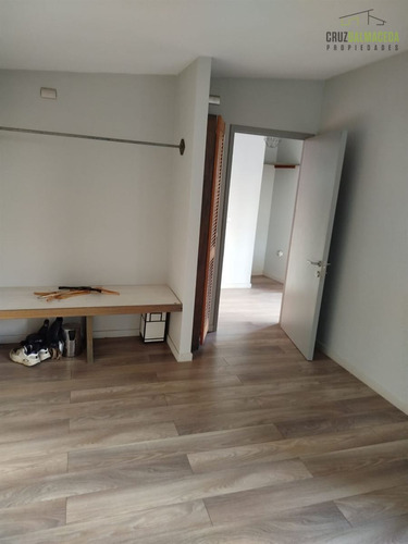 Casa Con Vista Al Mar, 2d Y 1b En Amplio Terreno De 2.500 M2