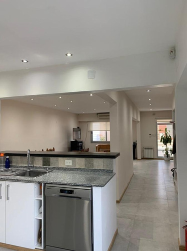 Imagen 1 de 30 de Casa Venta 2 Dormitorios 3 Baños 2 Cocheras 200 Mts 2 Cub. Terreno 9x52- La Plata
