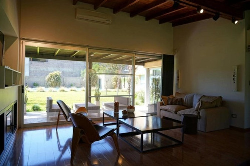 Imagen 11 de 30 de Casa Dos Dormitorios