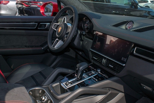 Imagen 5 de 12 de Porsche Cayenne Gts Coupe