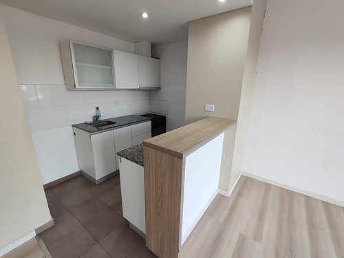 Imagen 8 de 9 de Departamento En Venta, Moreno 754 (6°d), Belén De Escobar