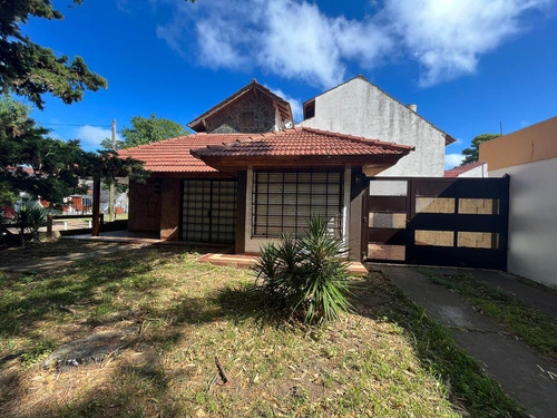 Casa En Venta En San Bernardo - Dos Dormitorios Y Cochera