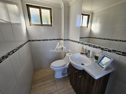 Casa En Venta De 4 Dorm. En Talca