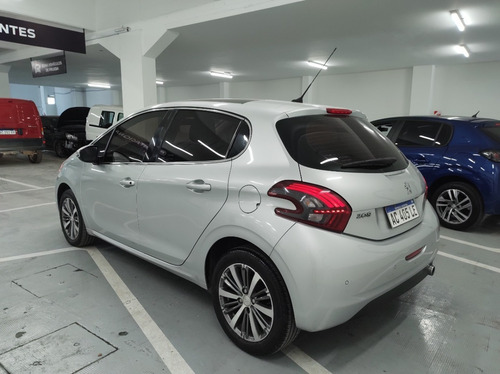 Imagen 23 de 23 de Peugeot 208 Feline 1.6