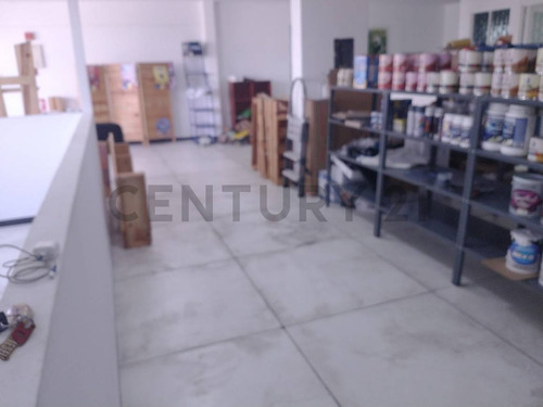 En La Trinidad. Venta, Local - Oficina - Depósito. Oportunidad!!!
