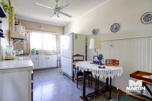 Casa Ph Dpto En Venta En Olivos 4 Ambientes. Apto Multiples Usos. Lote 4.33x27