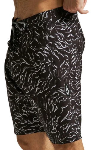 Bermuda Volcom Flames Preto