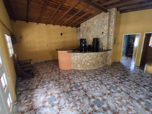 Imagen 9 de 30 de Venta. Amplia Y Bella Casa En La Candelaria, El Limon. 04146080695 Yr