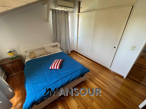 Amplio Chalet Sobre 660m2 De Terreno Permuta Castelar