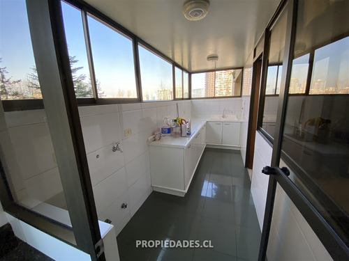 Departamento En Arriendo De 4 Dorm. En Las Condes