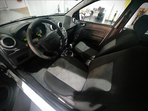 Imagem 12 de 13 de Ford Fiesta 1.6 Flex 8v Class 5p