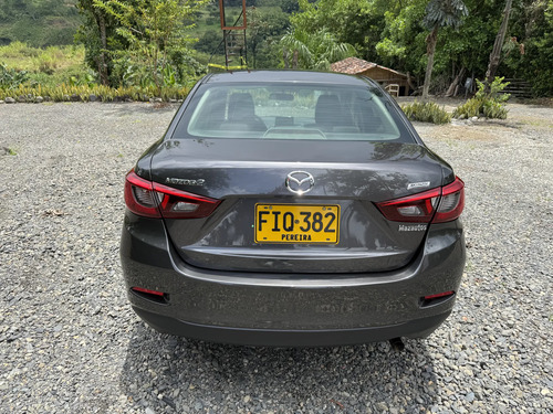 Mazda 2 Touring automatico