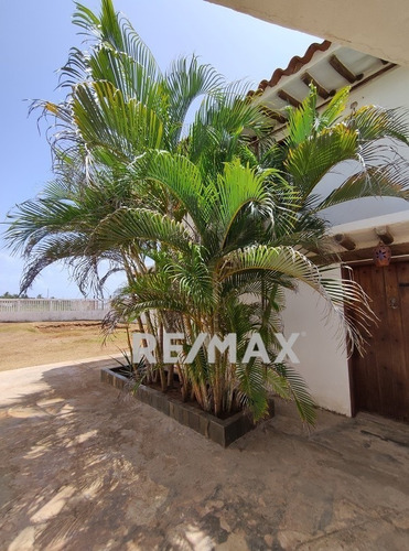 Invierte En Un Negocio Seguro Con Hotel Al 80% Construido En Playa El Cardón, Antolín Del Campo, Isla De Margarita, Nueva Esparta - Cod. 0385