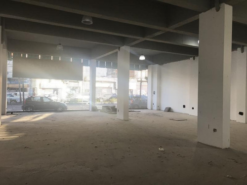Imagen 4 de 6 de Lencke Alquila - Excelente Local Sobre Avenida Apto Bancos, Agencia De Autos, Supermercado.
