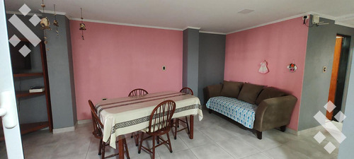 Casa Y Complejo De 4 Departamentos En Centenario- Neuquén