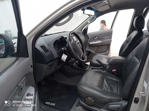 Toyota Hilux 2.7 A Gasolina Mecanica 4x4 Y Bajo