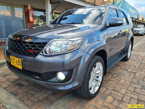 Toyota Fortuner 2.7cc At Aa 4x2 7 Pasajeros