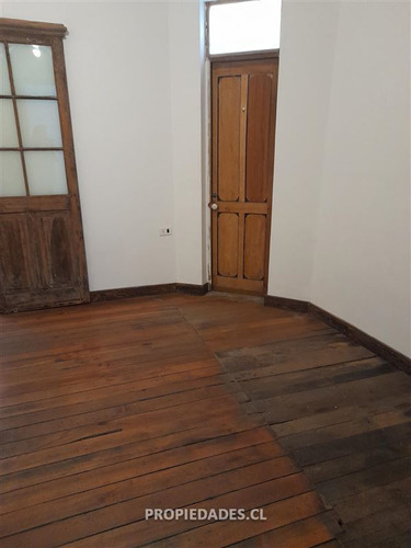 Casa En Venta De 6 Dorm. En Providencia