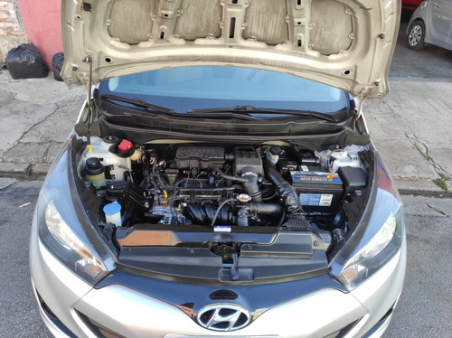 Imagem 8 de 8 de Hyundai Hb20s 2015 1.0 Comfort Plus Flex 4p