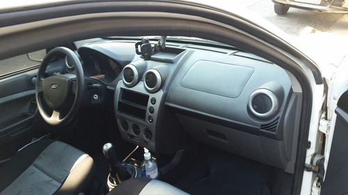 Imagem 4 de 12 de Ford Fiesta 2012 1.0 Flex 5p
