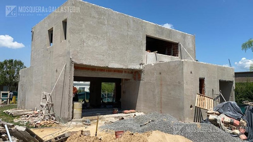 Imagen 5 de 15 de Mosquera Y Gallastegui - Venta Casa En Santa Guadalupe, Pilar Del Este