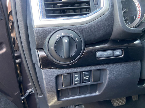Nissan Titan 2018 Sv 4x4 V8 Aut Dob/cab Enganche $