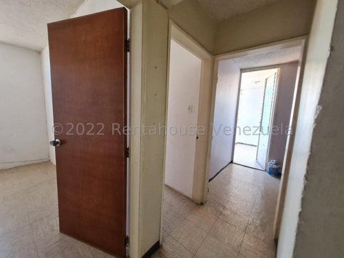 Imagen 5 de 30 de Apartamento En Venta Zona Oeste De Barquisimeto Lara 23-25316 // Invierta Seguro Con Rentahouse//