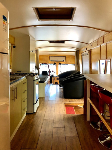 Imagem 4 de 13 de Motorhome Mercedes Nielson Com Documento