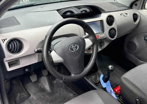 Toyota Etios 1.3 16v Xs 5p
