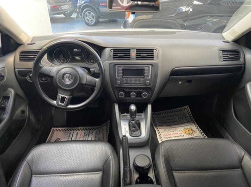 Imagem 2 de 5 de Volkswagen Jetta 2.0