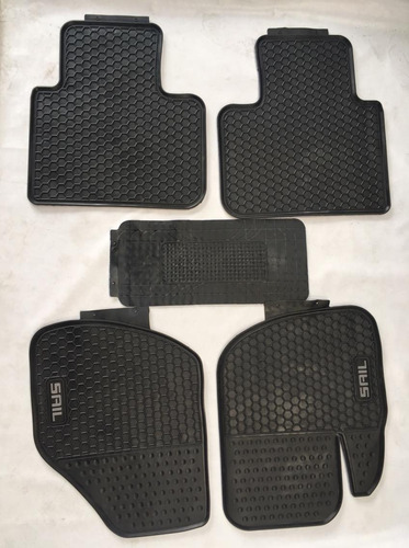 Moqueta De Caucho Originales Chevrolet Sail Sobreruedas