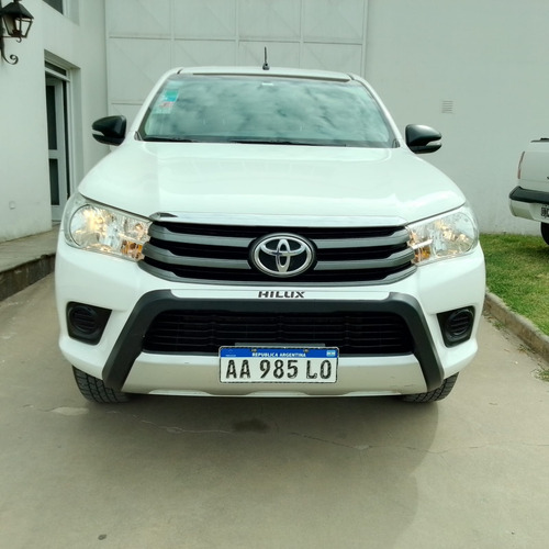 Toyota Hilux Sr 4x2 Mt 2017 Tandil