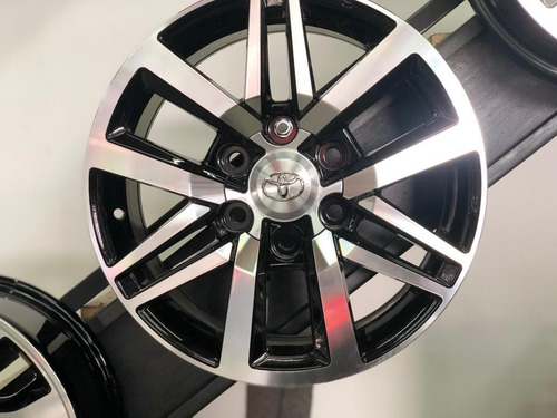 Imagen 2 de 2 de Llantas Originales Toyota Hilux Revo 2019