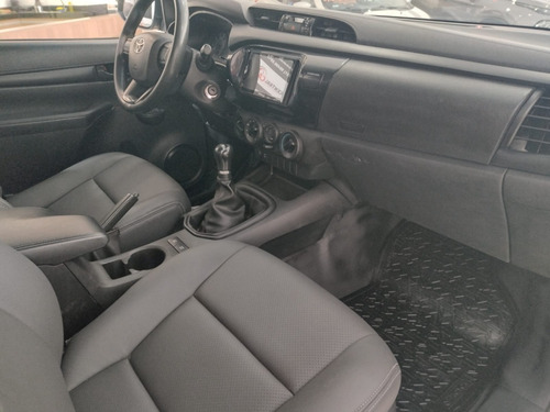 Imagem 12 de 15 de Hilux Diesel 4x4 Manual