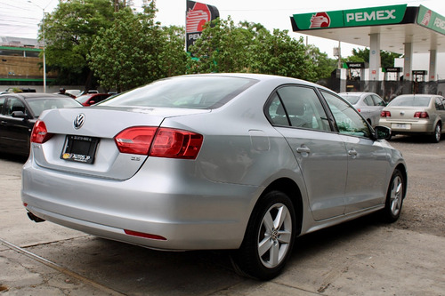 Volkswagen Jetta 2.5 Style Active Mt