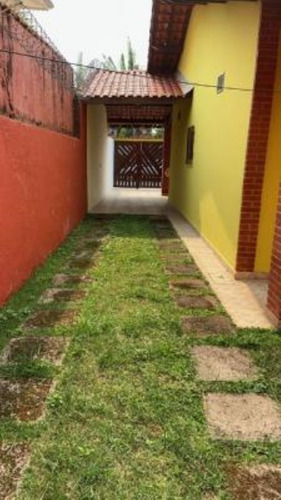 Imagem 9 de 15 de Casa No Bairro Corumbá, Em Itanhaém, Litoral Sul De São Paulo, Localizado Lado Praia. Imóvel Com 252 M² De Área Total, Sendo 115,80 M² De Área Construída. Possui Churrasqueira.