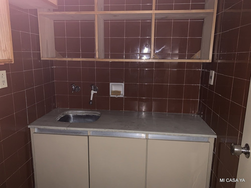 Imagen 18 de 21 de Venta Oficina Cordón Con Portería 24hs, Luminosa Y Con Vista Despejada