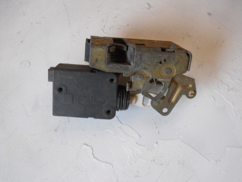 Imagen 1 de 3 de Vendo Cerradura Trasera Izquierda De Peugeot 405, Año 1994