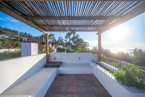 Casa Remodelada En Condominio La Pedrera