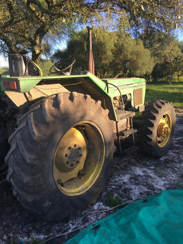 Tractor John Deere 2300