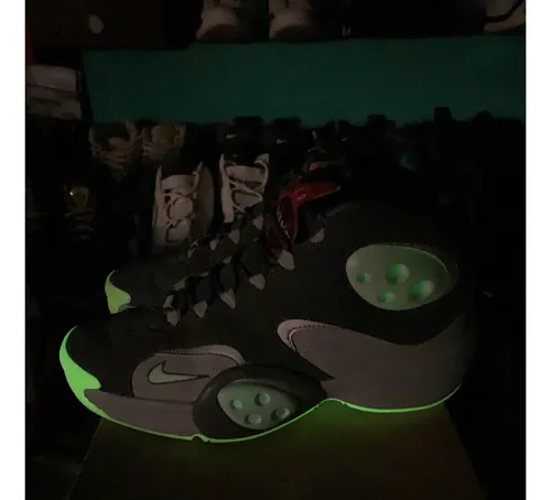 Glow in the top dark penny hardaway shoes