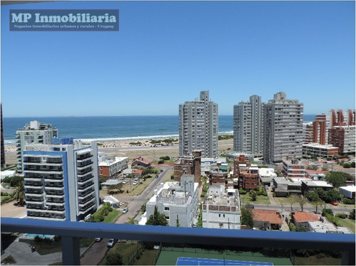 Apartamento En Alquiler Próximo Brava!