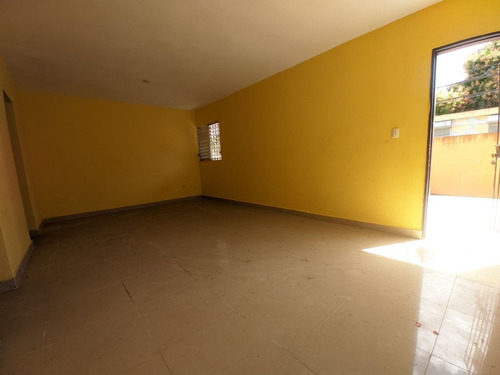 Alquilo Casa En Villa Mella