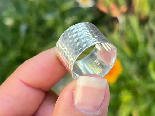 Anillo martillado plata sales