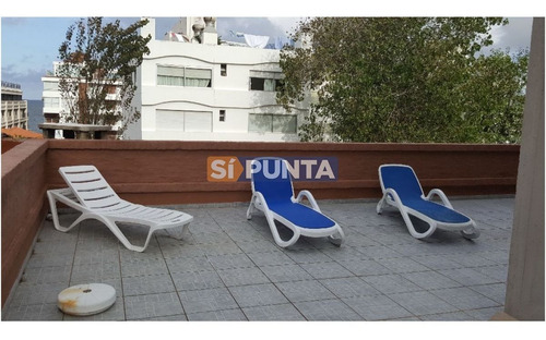 Imagen 17 de 27 de Apartamento De 2 Dormitorios Y 2 Baños A 1 Cuadra De Gorlero, Con Gran Terraza Y Parrillero Propio.